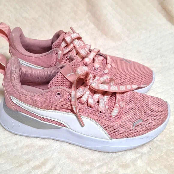 GIRLS PUMA BABY PINK WHITE SOFT FOAM SNEAKERS SIZE 4C - Picture 4 of 6